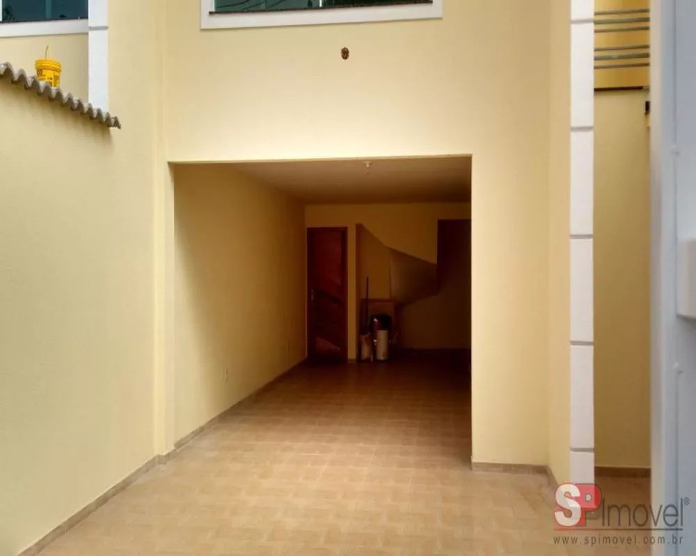 Sobrado à venda com 3 quartos, 200m² - Foto 1