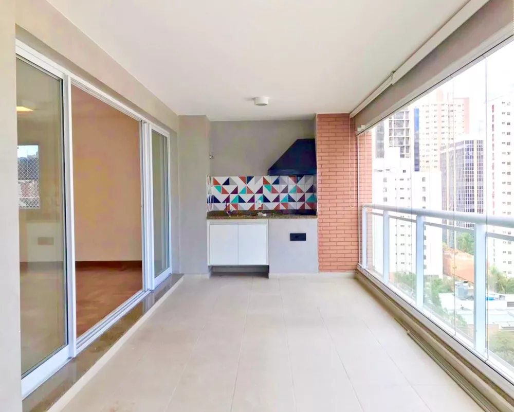 Apartamento para alugar com 3 quartos, 203m² - Foto 3