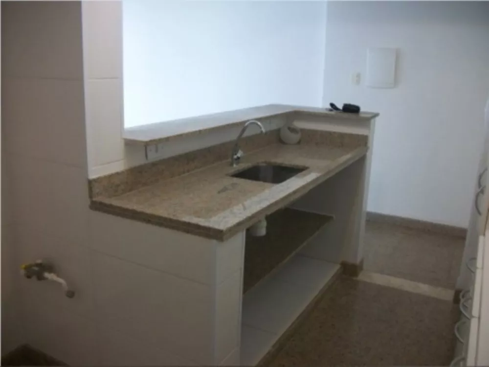 Apartamento para alugar com 1 quarto, 50m² - Foto 2