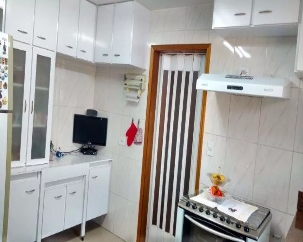 Apartamento à venda com 3 quartos, 150m² - Foto 2