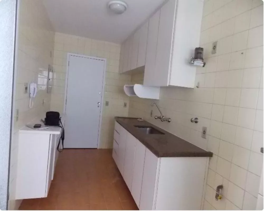 Apartamento para alugar com 3 quartos, 85m² - Foto 2