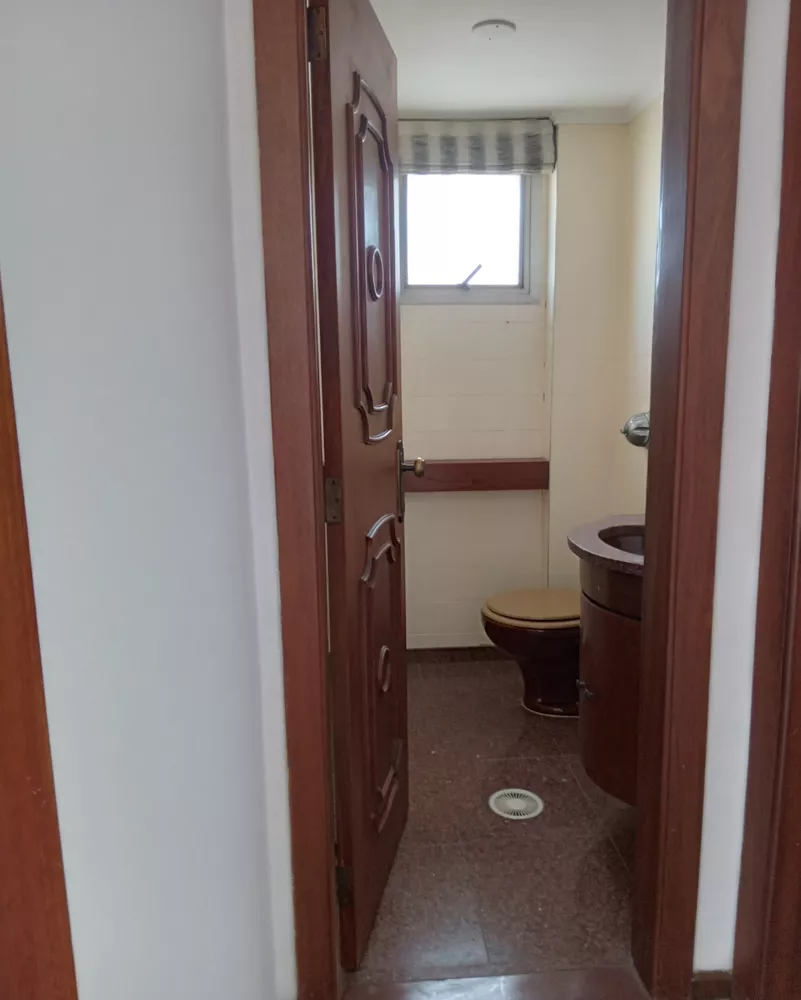 Apartamento para alugar com 4 quartos, 200m² - Foto 3