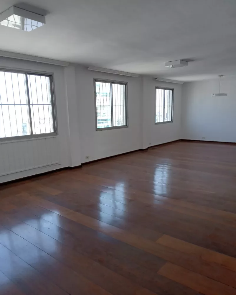 Apartamento para alugar com 4 quartos, 200m² - Foto 2