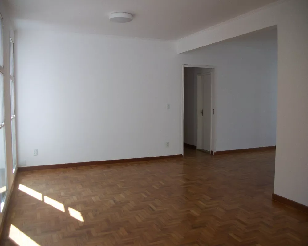 Apartamento para alugar com 3 quartos, 160m² - Foto 2