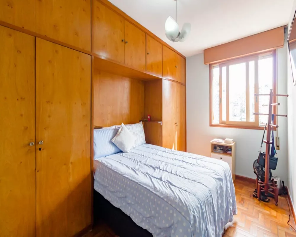 Apartamento à venda com 3 quartos, 110m² - Foto 2