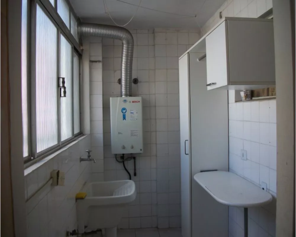 Apartamento à venda com 3 quartos, 107m² - Foto 2