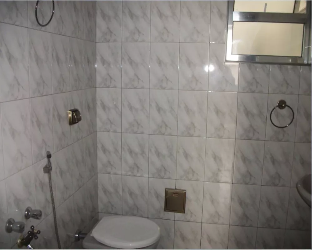 Apartamento para alugar com 3 quartos, 140m² - Foto 12