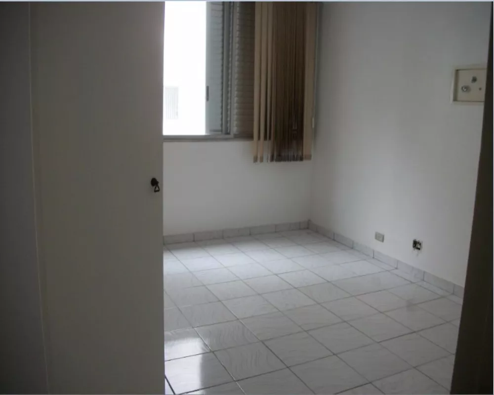 Apartamento para alugar com 3 quartos, 140m² - Foto 10