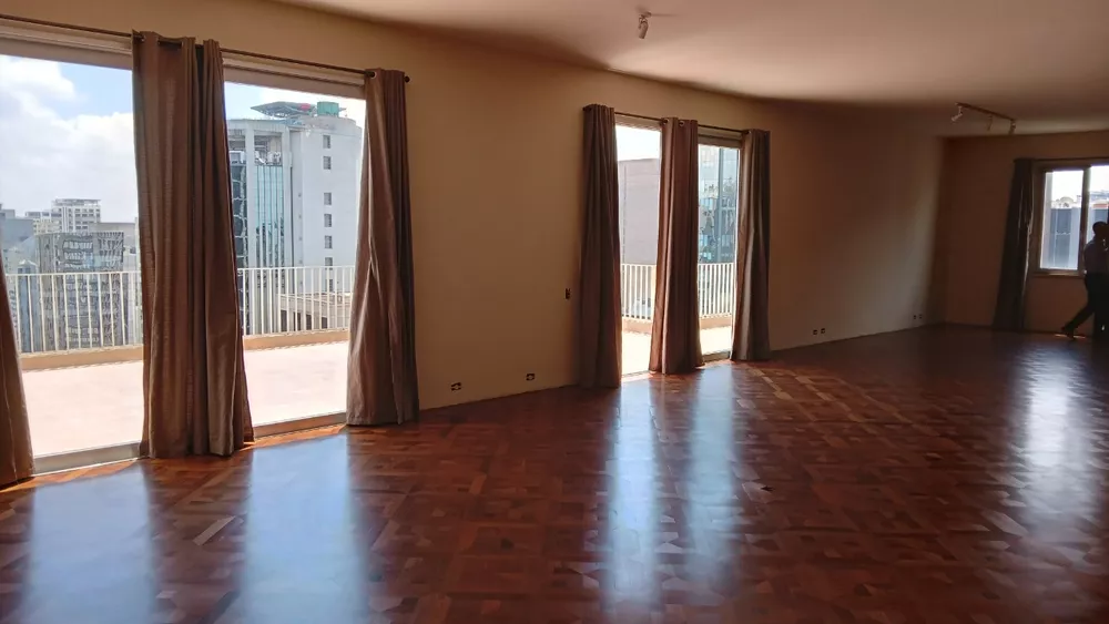 Apartamento à venda com 3 quartos, 445m² - Foto 1