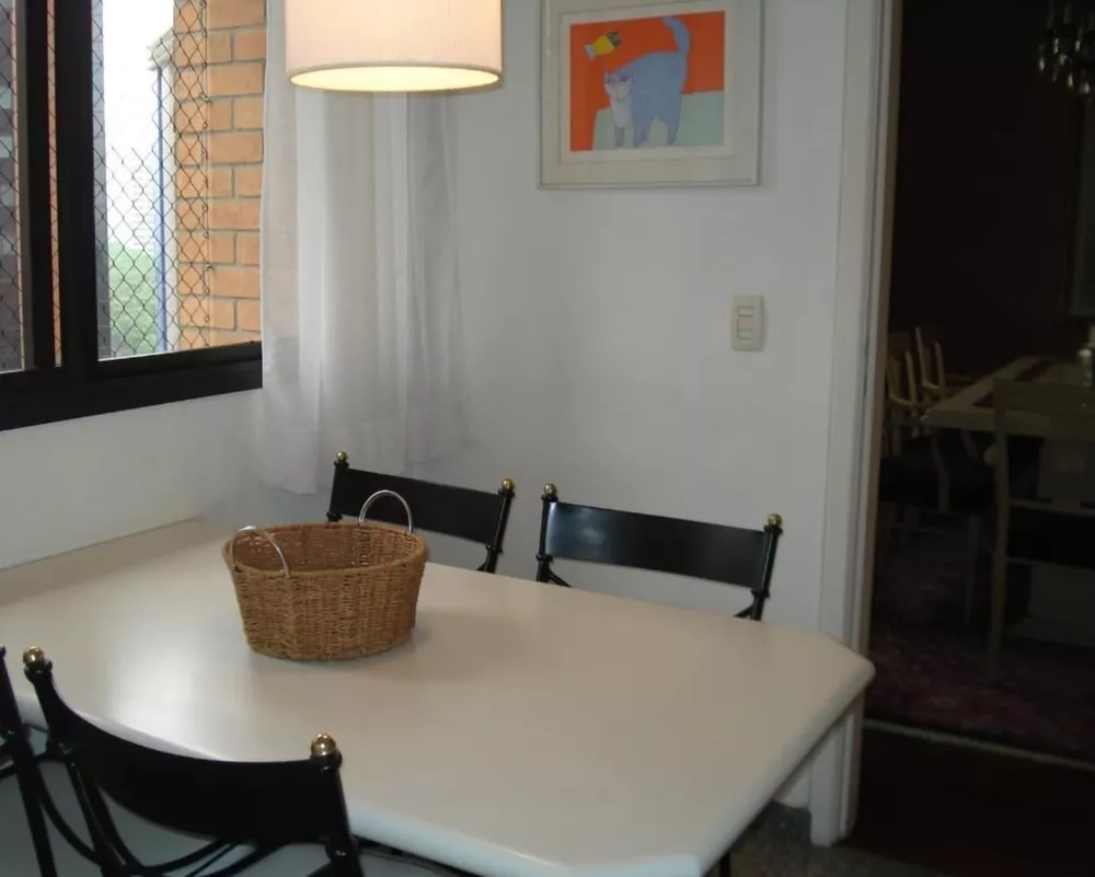 Apartamento à venda com 3 quartos, 260m² - Foto 2