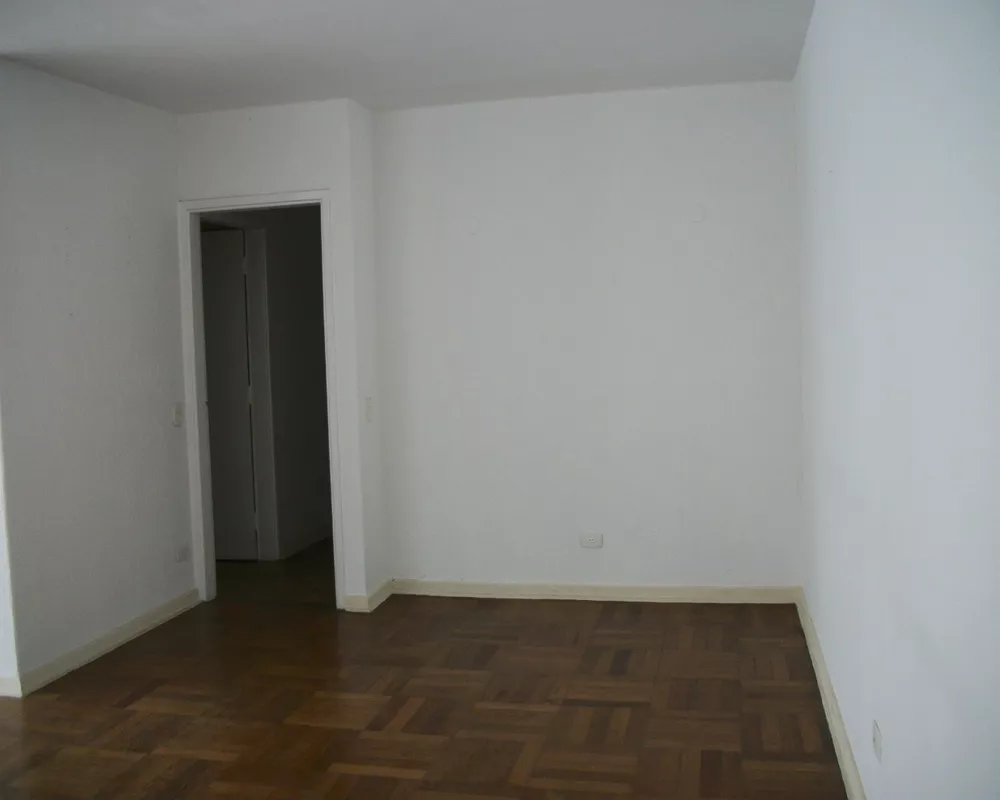 Apartamento para alugar com 3 quartos, 105m² - Foto 2