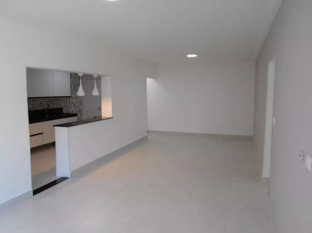 Apartamento para alugar com 3 quartos, 132m² - Foto 2