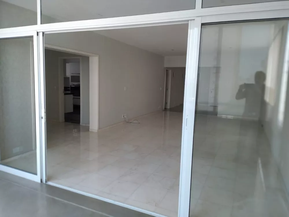 Apartamento para alugar com 3 quartos, 250m² - Foto 1