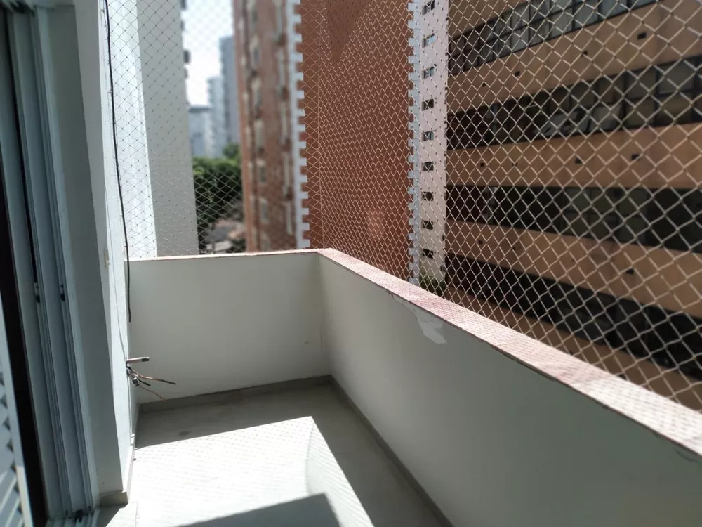 Apartamento para alugar com 3 quartos, 250m² - Foto 2