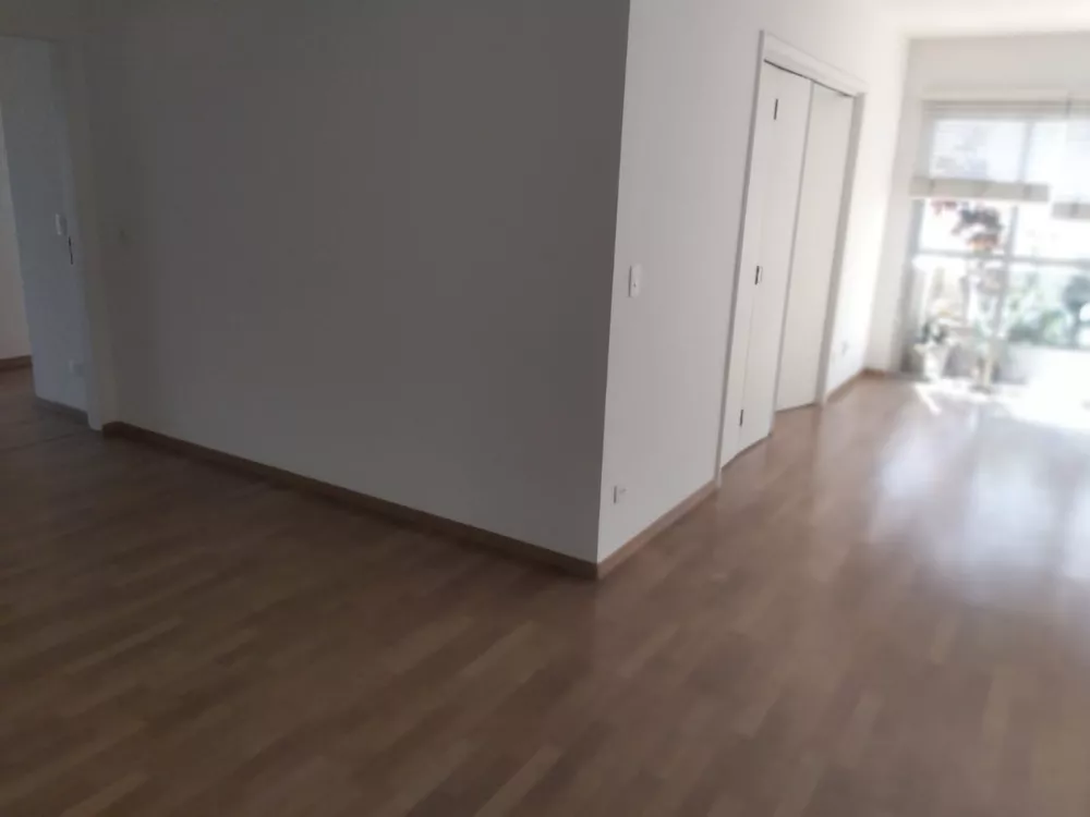 Apartamento para alugar com 3 quartos, 130m² - Foto 3