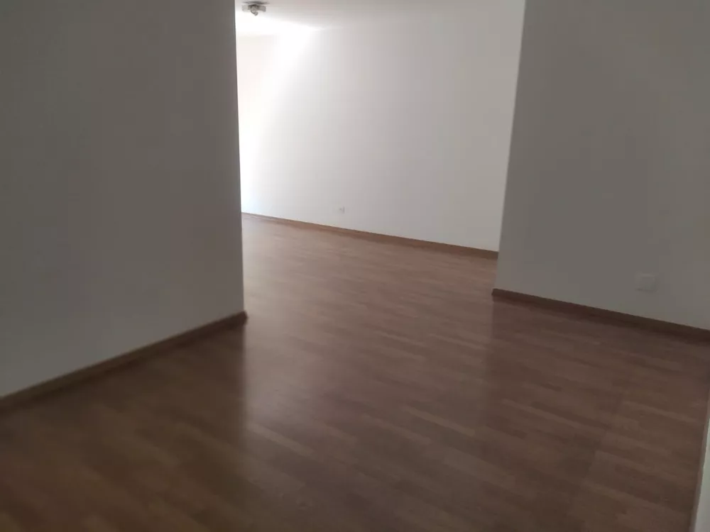 Apartamento para alugar com 3 quartos, 130m² - Foto 2