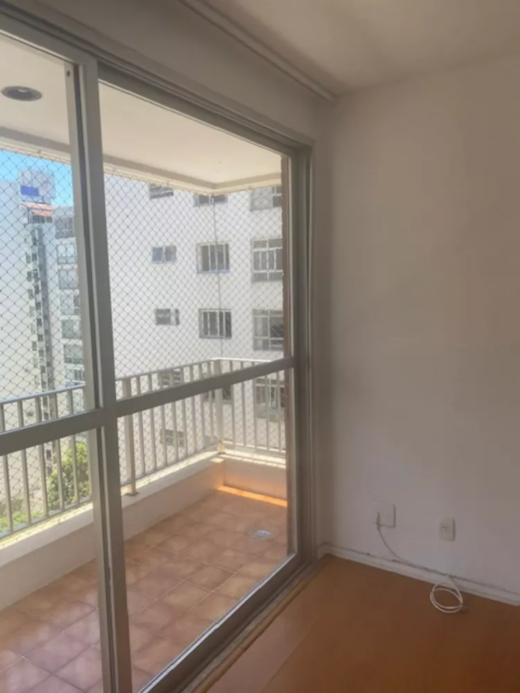 Apartamento para alugar com 3 quartos, 107m² - Foto 4