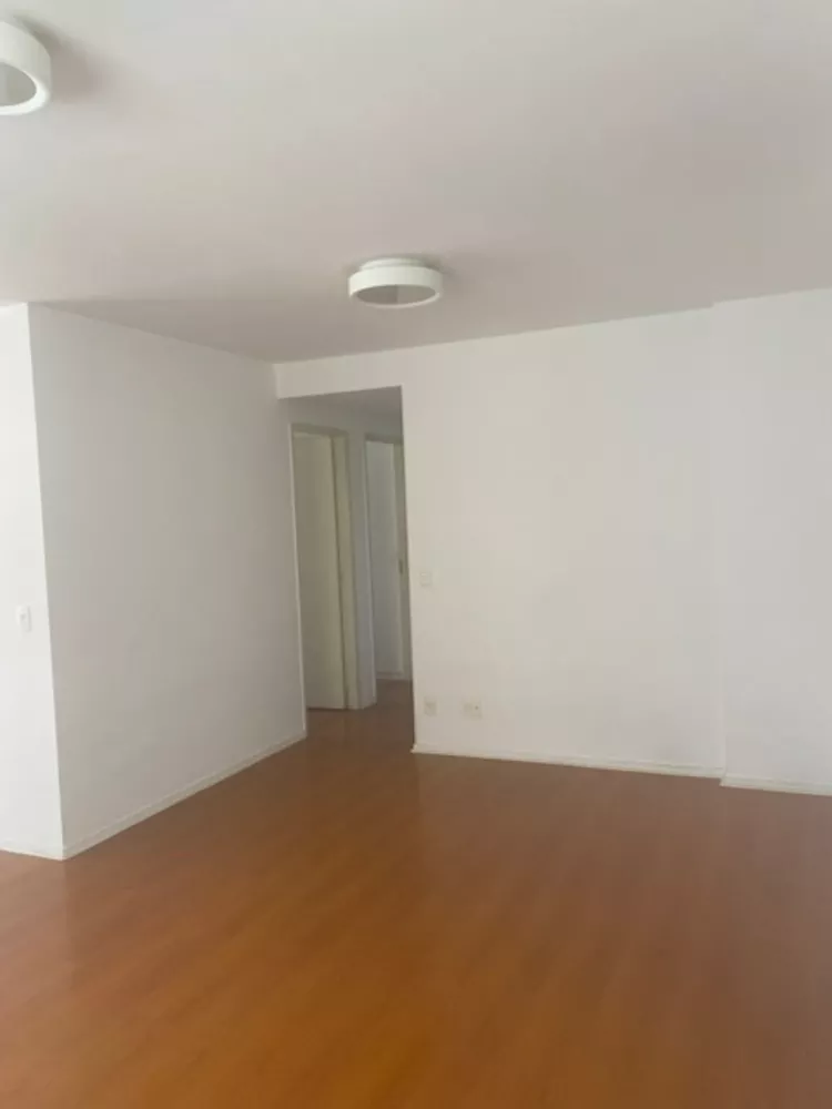 Apartamento para alugar com 3 quartos, 107m² - Foto 2