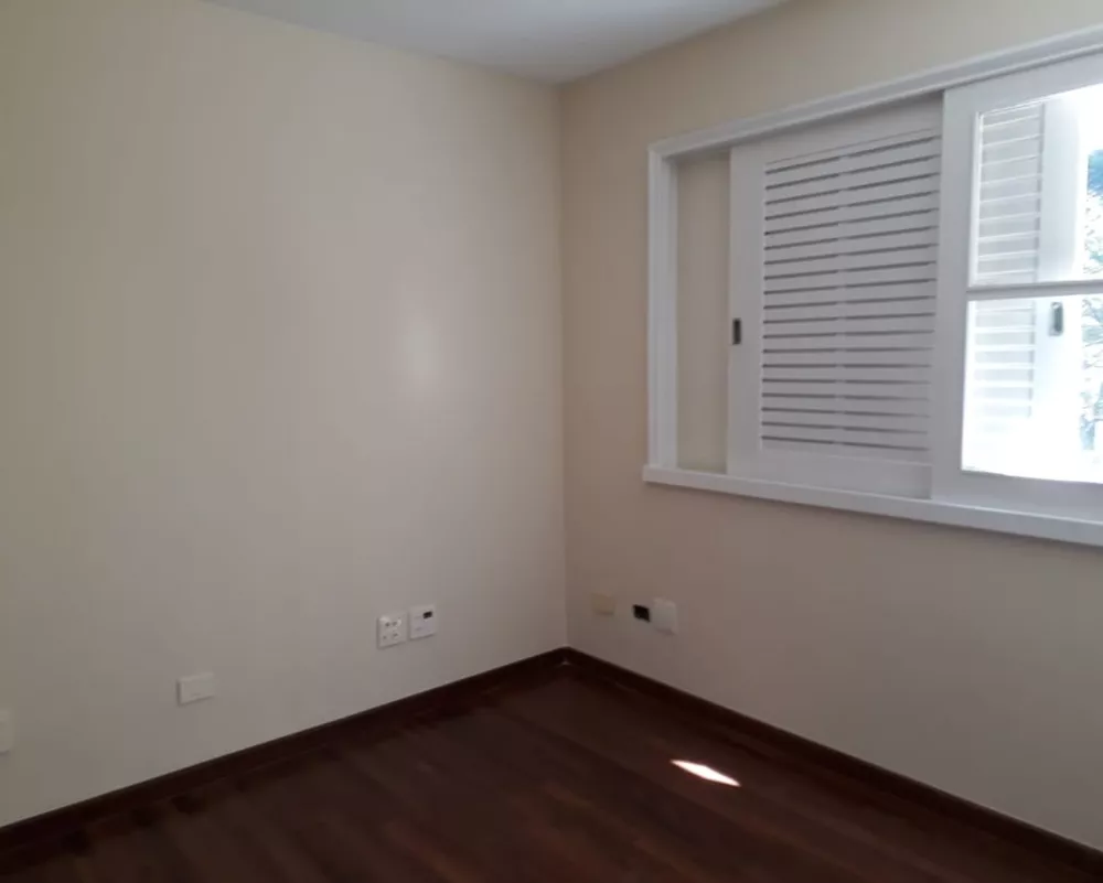 Apartamento para alugar com 3 quartos, 130m² - Foto 15