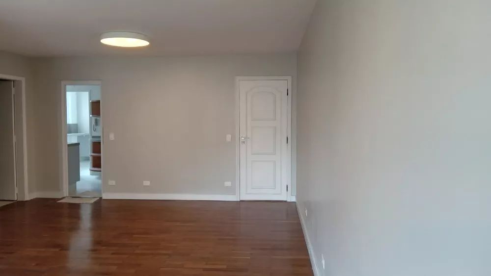 Apartamento para alugar com 3 quartos, 130m² - Foto 1