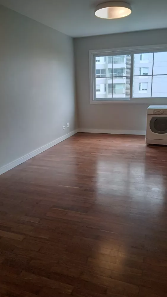 Apartamento para alugar com 3 quartos, 130m² - Foto 2