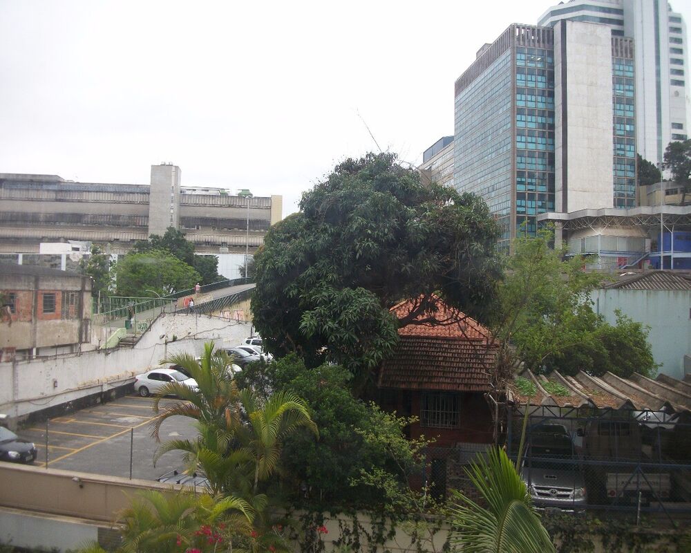 Apartamento para alugar com 3 quartos, 120m² - Foto 13