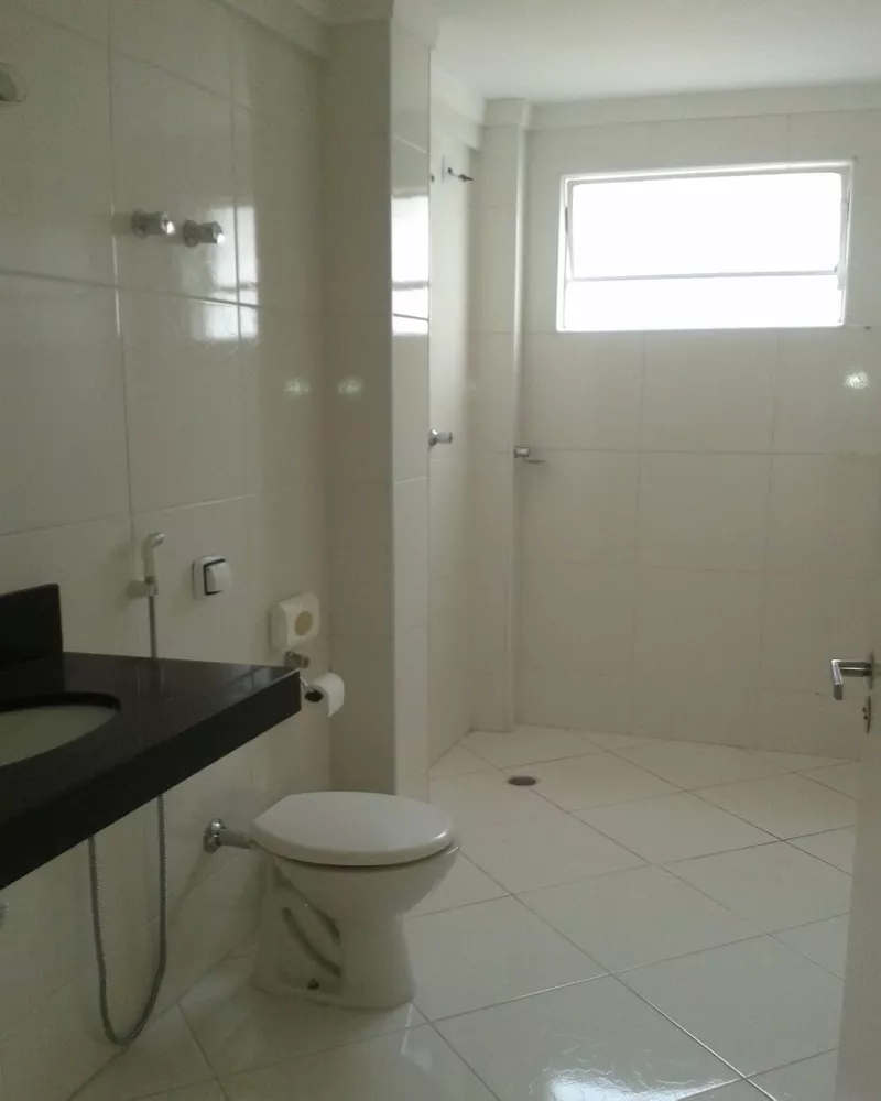 Apartamento para alugar com 2 quartos, 100m² - Foto 2