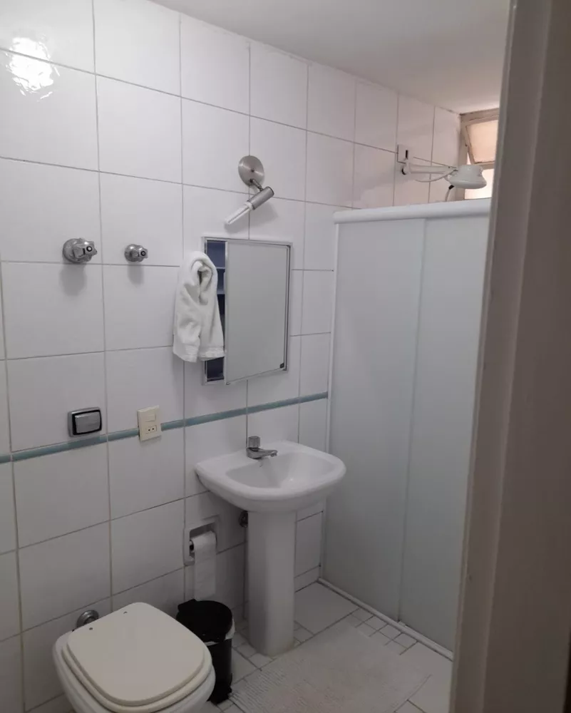 Apartamento à venda com 2 quartos, 70m² - Foto 3