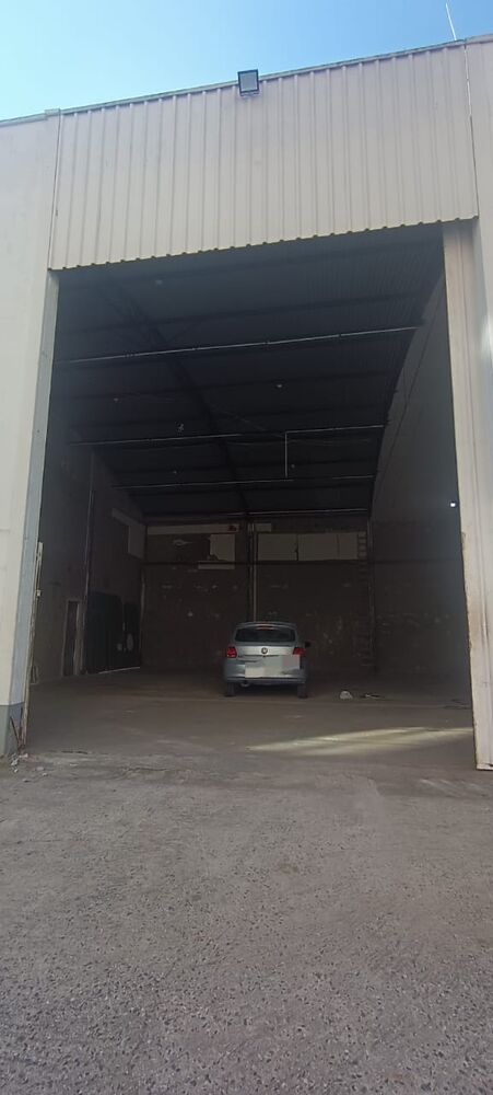 Depósito-Galpão-Armazém para alugar, 1690m² - Foto 2