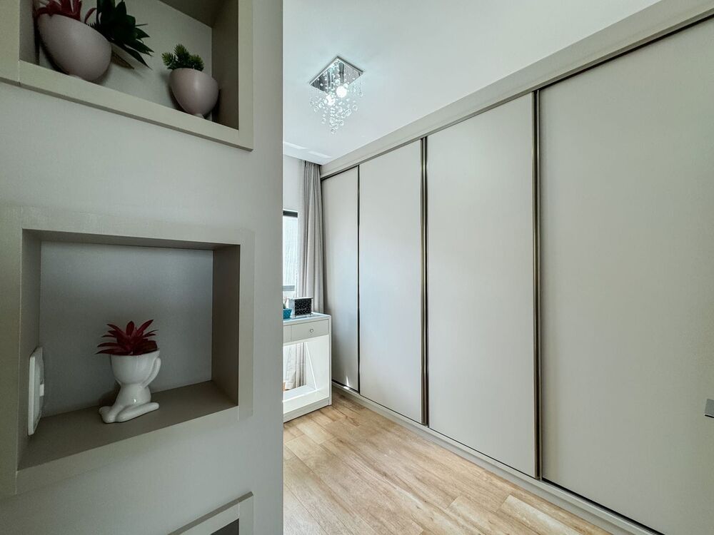 Apartamento à venda com 2 quartos, 6300m² - Foto 4