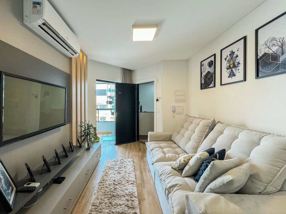 Apartamento à venda com 2 quartos, 6300m² - Foto 5