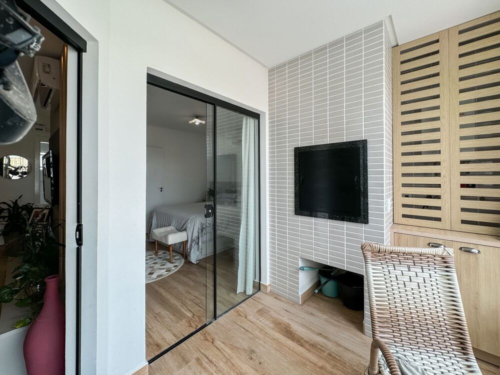 Apartamento à venda com 2 quartos, 6300m² - Foto 1