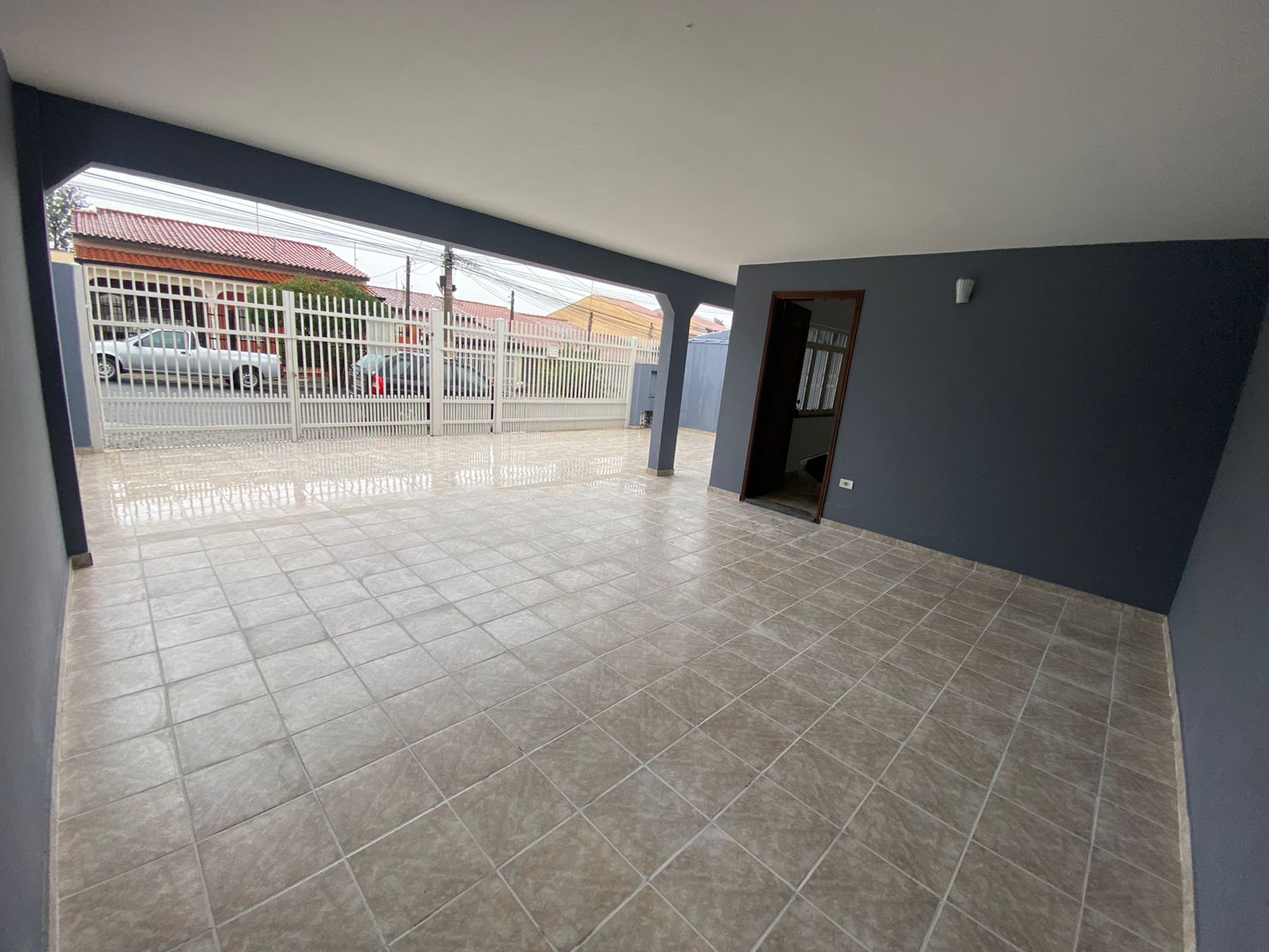 Casa à venda com 3 quartos, 168m² - Foto 1