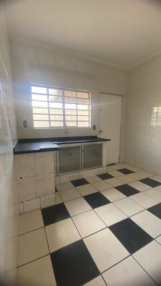 Casa para alugar com 4 quartos, 155m² - Foto 13