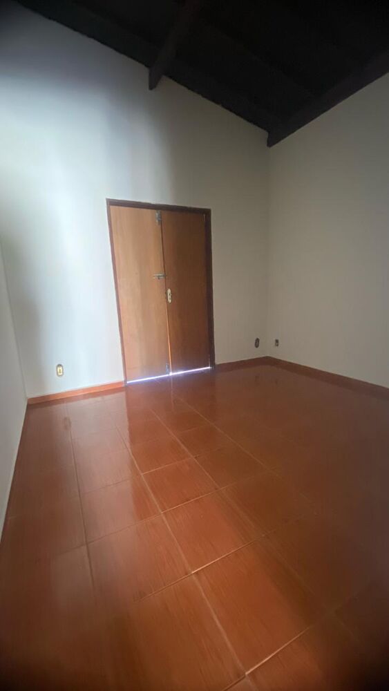 Casa para alugar com 4 quartos, 155m² - Foto 5