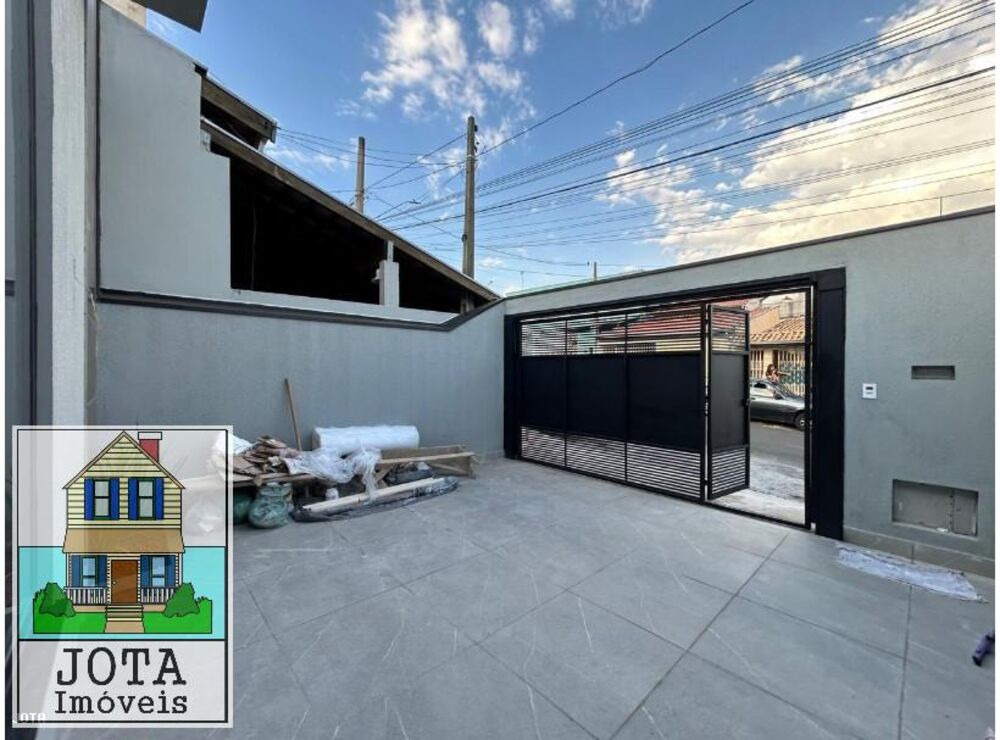Casa à venda com 3 quartos, 100m² - Foto 1
