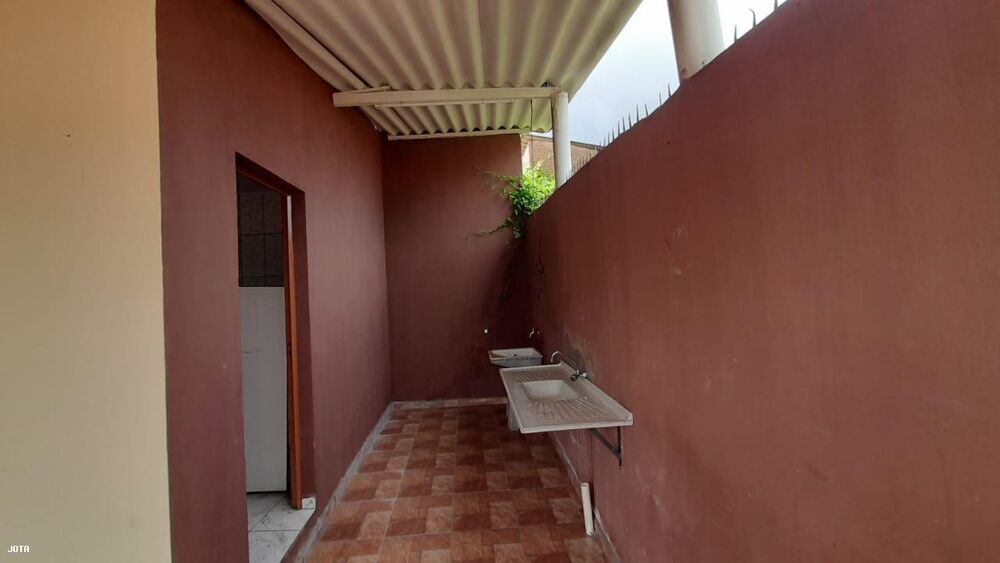 Chácara à venda com 2 quartos, 1090m² - Foto 1