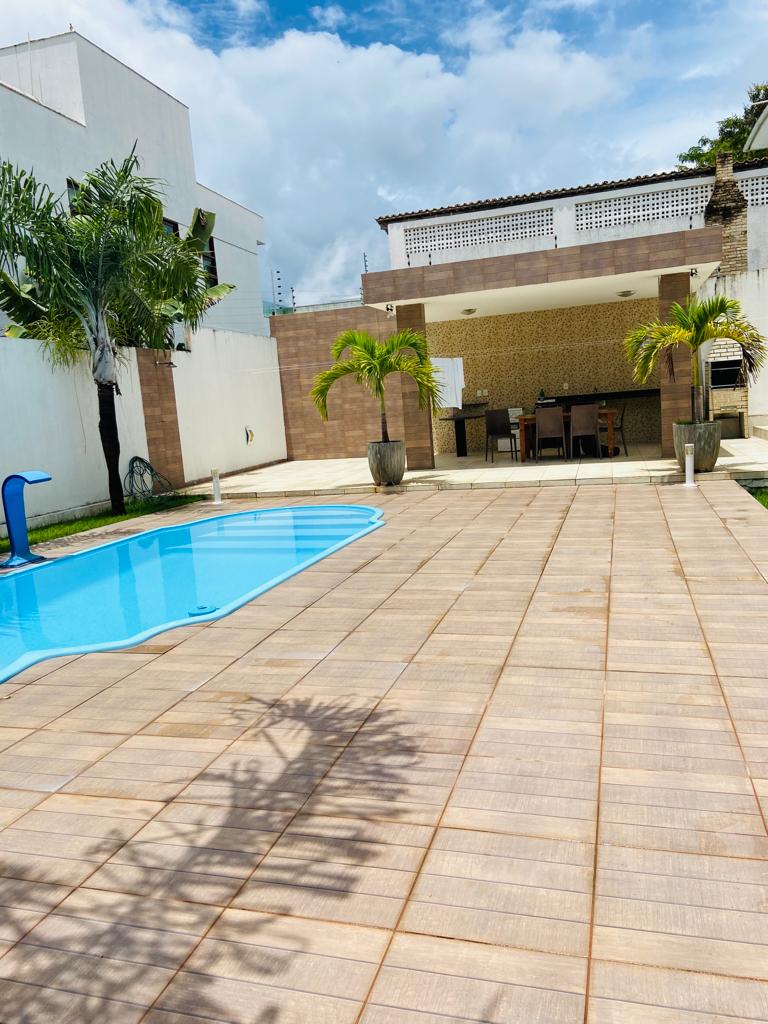 Casa à venda com 7 quartos, 700m² - Foto 1