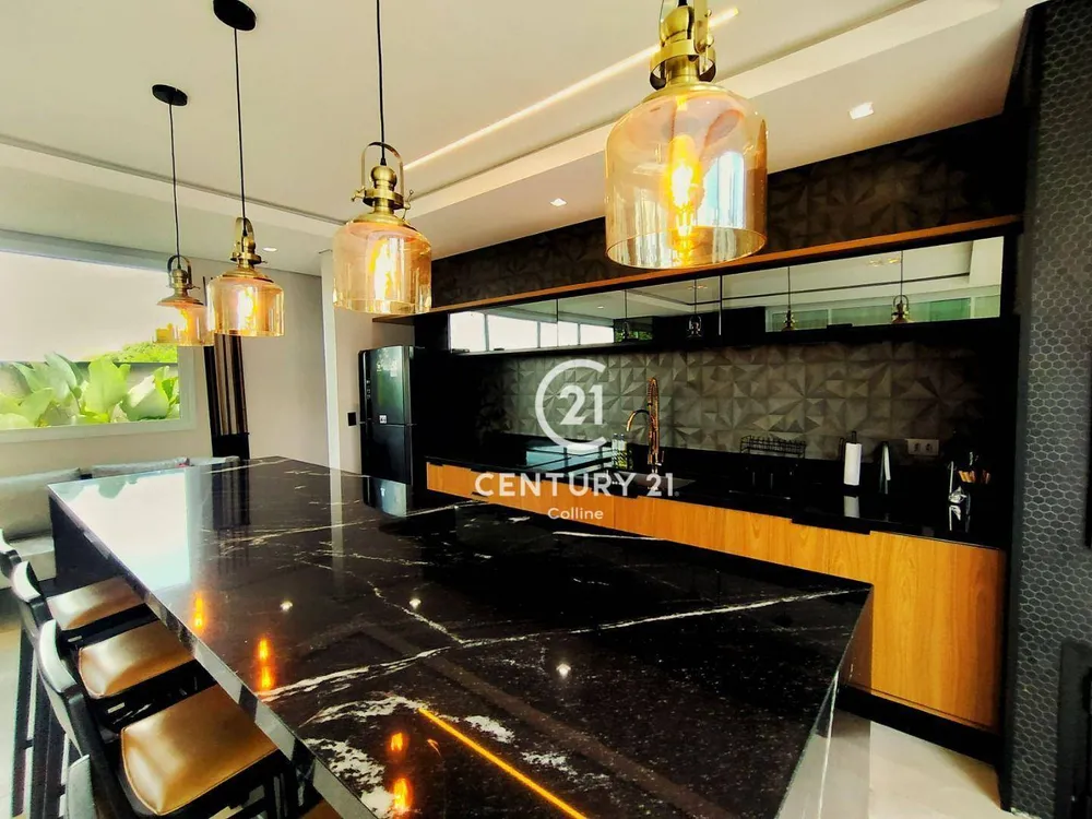 Sobrado, 4 quartos, 319 m² - Foto 1