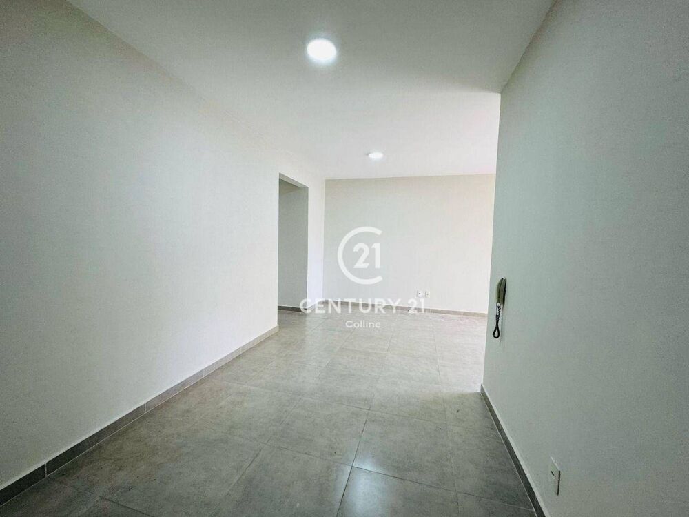 Apartamento à venda com 3 quartos, 84m² - Foto 2