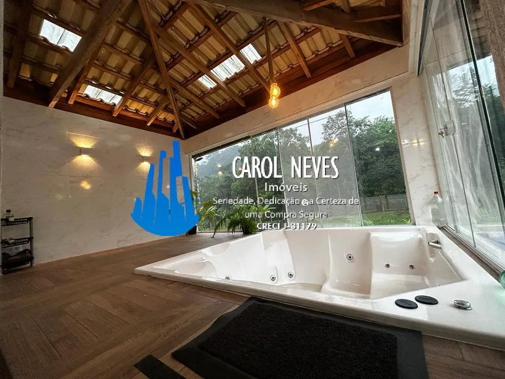 Chácara, 4 quartos, 2400 m² - Foto 1