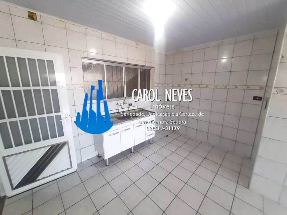 Casa para alugar com 2 quartos, 300m² - Foto 3