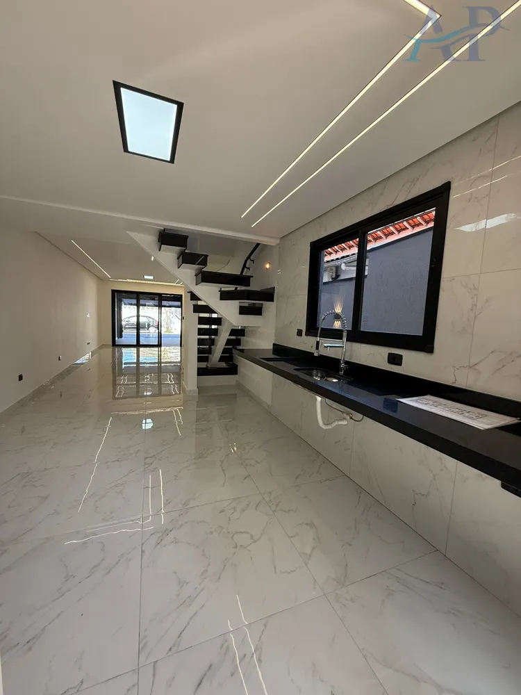 Casa, 4 quartos, 205 m² - Foto 1