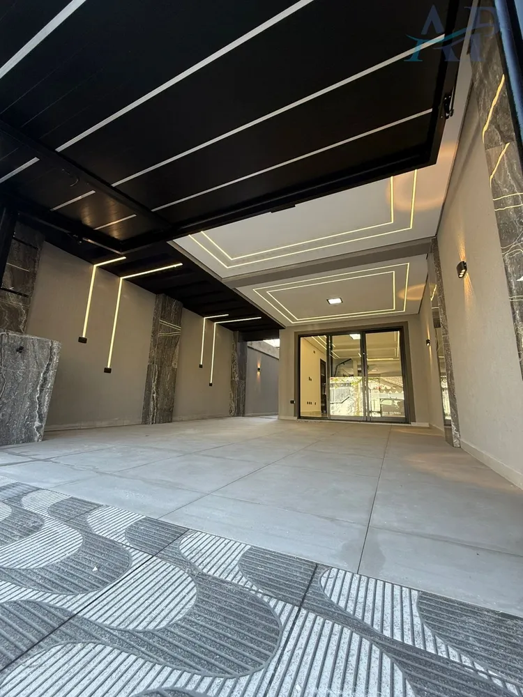 Casa, 4 quartos, 205 m² - Foto 1