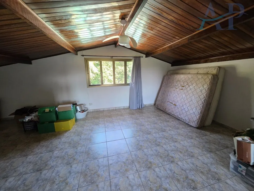 Casa, 3 quartos, 1070 m² - Foto 2