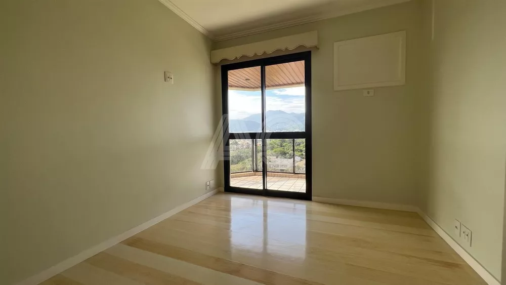 Apartamento à venda com 4 quartos, 159m² - Foto 13