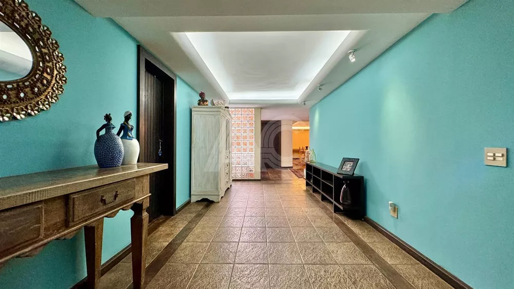 Casa de Condomínio à venda com 5 quartos, 760m² - Foto 2