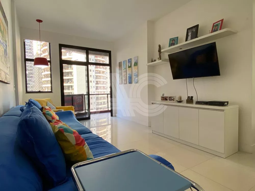 Apartamento à venda com 3 quartos, 144m² - Foto 3