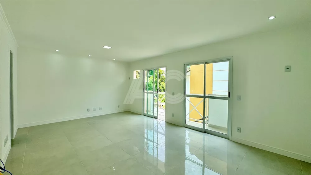 Casa de Condomínio à venda com 4 quartos, 226m² - Foto 10