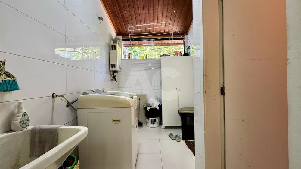 Casa de Condomínio à venda com 4 quartos, 250m² - Foto 31